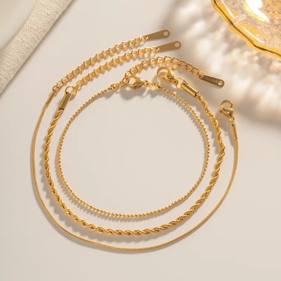 18KT Gold Minimalist Bracelet Set - Picture 2 of 5